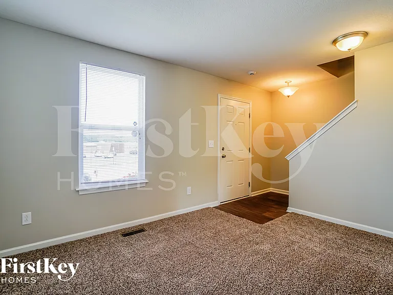2144 Greencrest Way — Photo 3