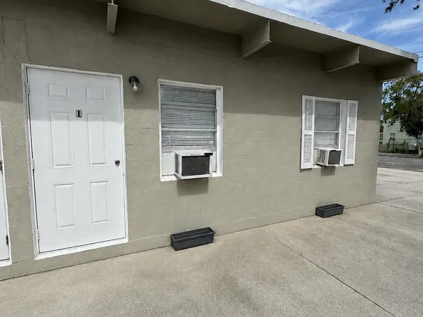 620 20th St APT 1, West Palm Beach, FL 33407