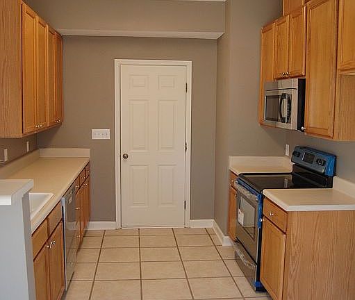 Tiled Kitchen/New Appliances