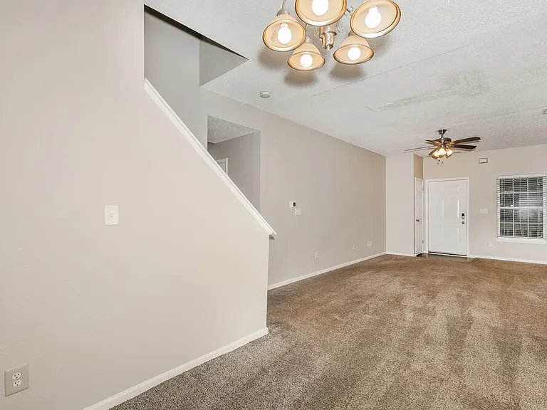 8020 Lake Tree Cir — Photo 5