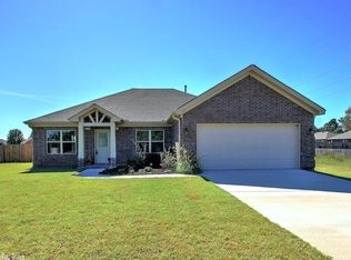 1405 Puritan Dr, Jacksonville, AR 72076