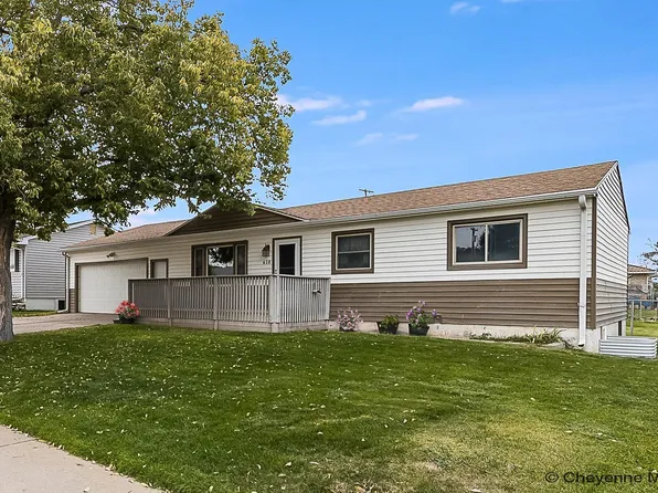 610 Simkins Ave, Pine Bluffs, WY 82082