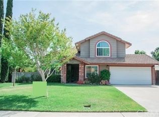 1645 W Summerset Dr, Rialto, CA 92377