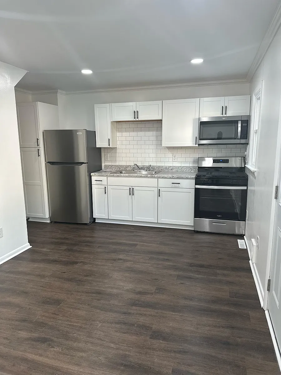 Building Photo - 741 Rockland St #1