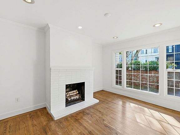 5th image of 489 Sanchez St