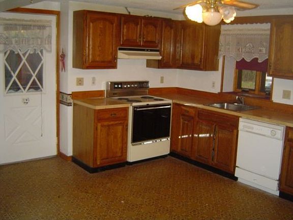 Lower level "summer" kitchen!