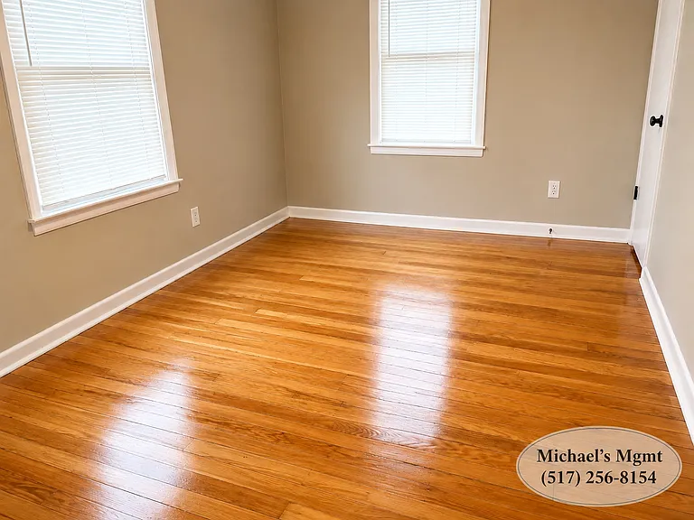 404 Leslie St — Photo 11