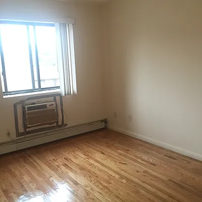 Rented by 18 REALTY | media 6