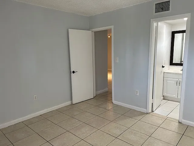 5100 SW 41st St #329 — Photo 7