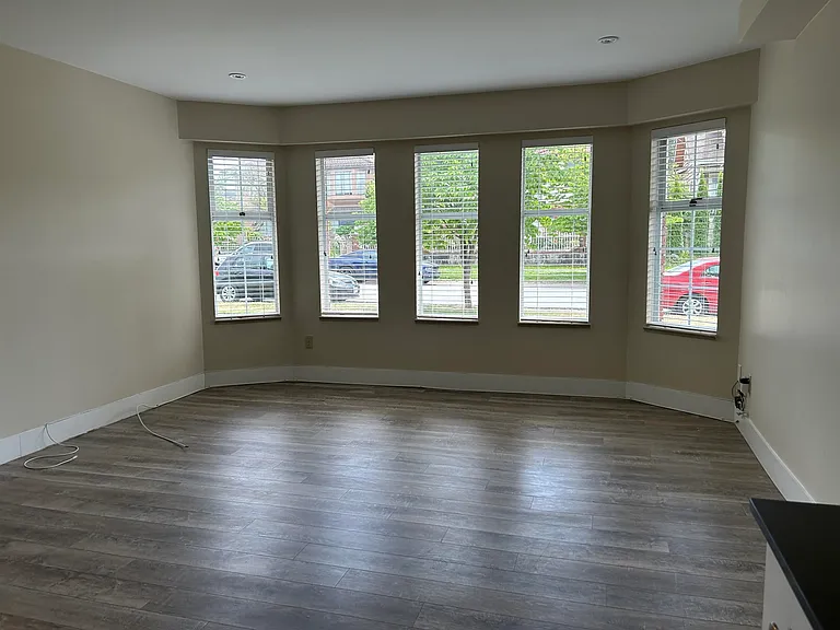 1665 E 21st Ave #WEST — Photo 2