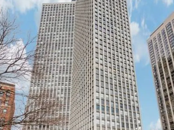 2626 N Lakeview Ave APT 702, Chicago, IL 60614