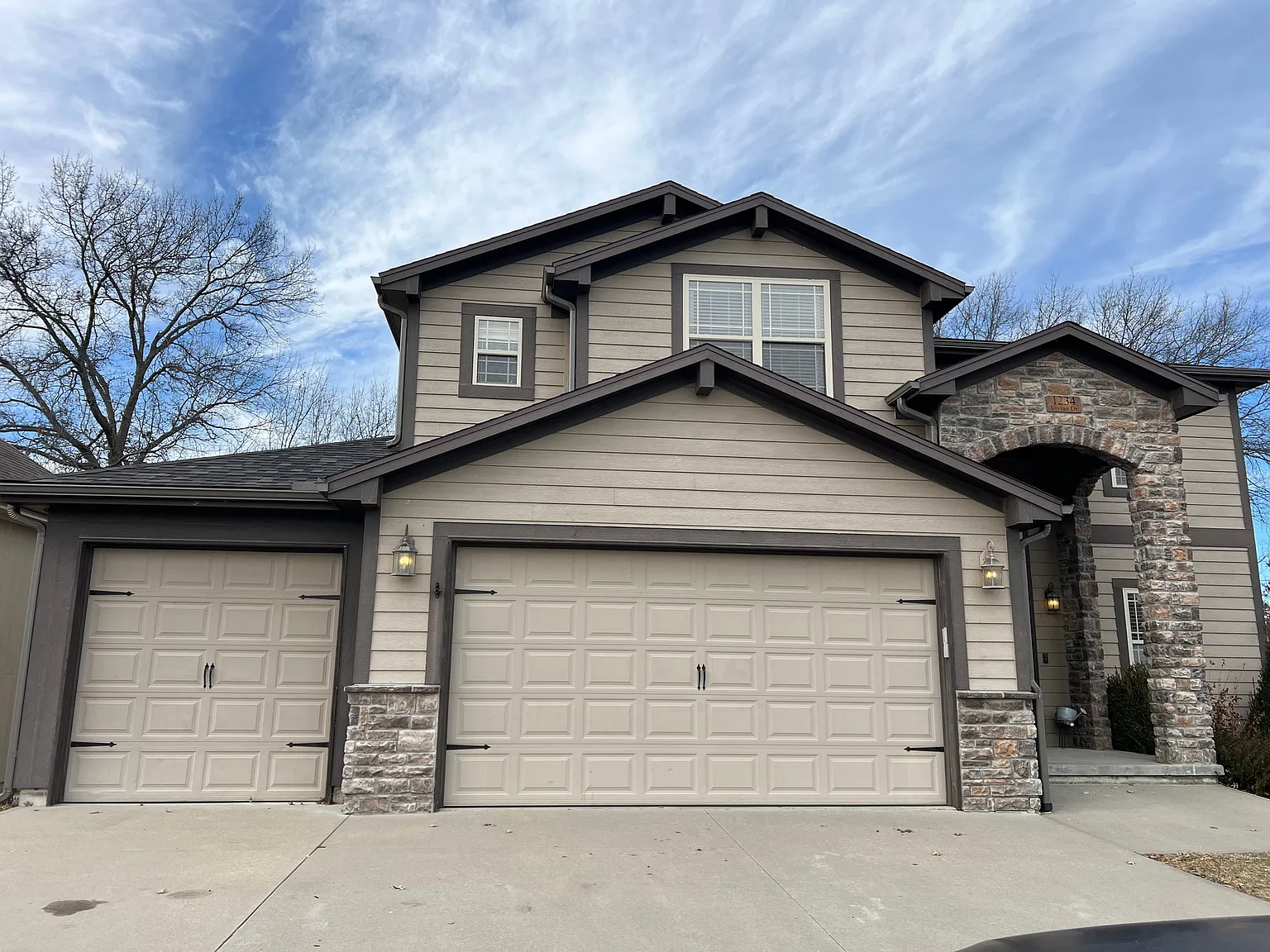 1234 Vivian Dr - 1 — Photo 2