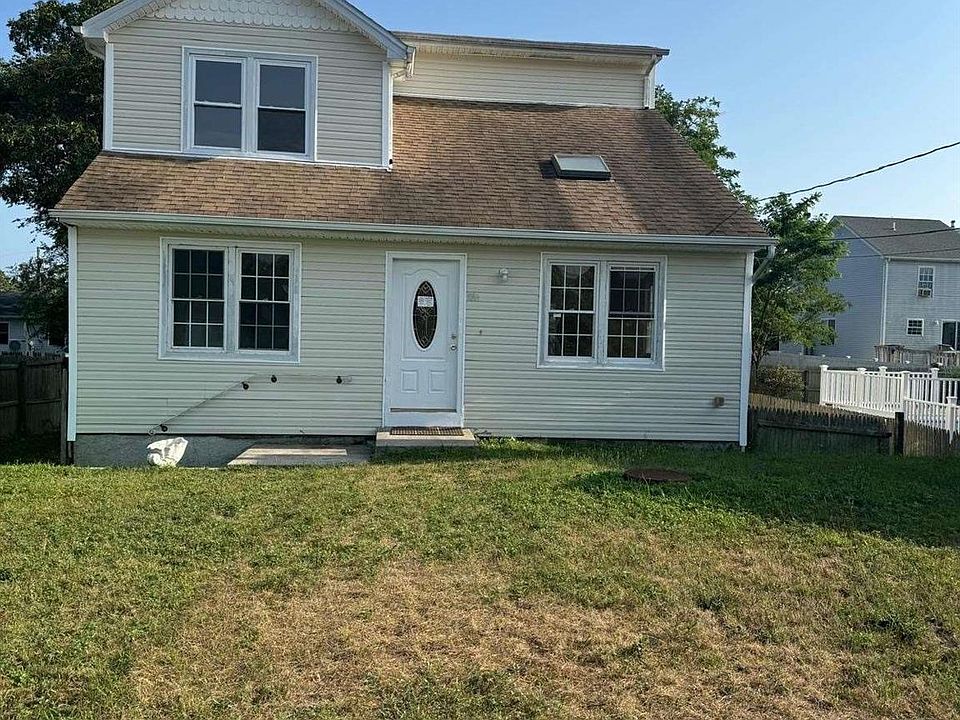 1st image of 76 Trafalgar Drive