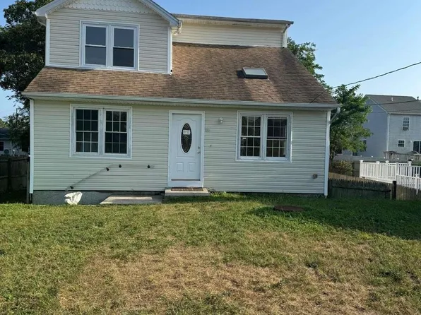 76 Trafalgar Drive, Shirley, NY 11967