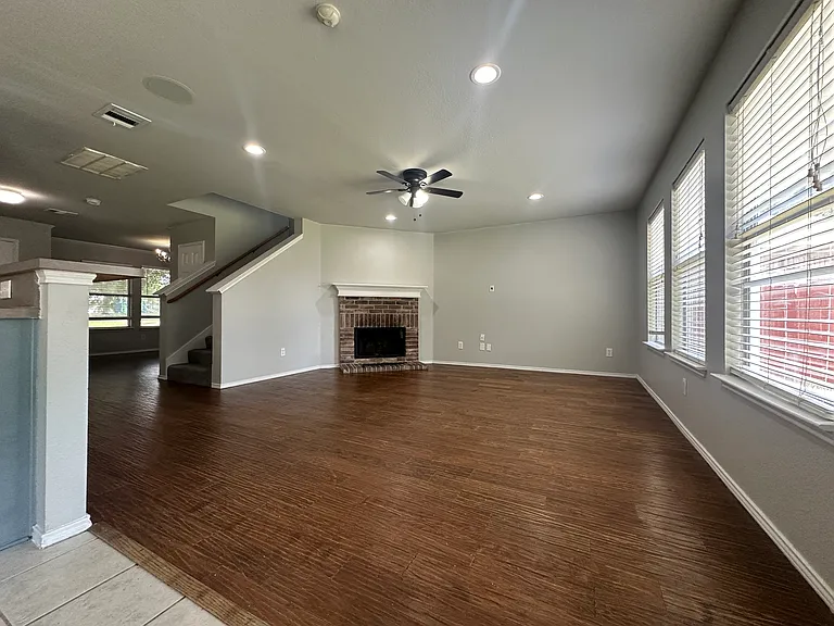 2525 Mesa Valley Dr — Photo 2