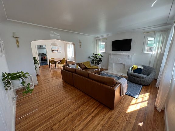 5th image of 2832 S Rimpau Blvd