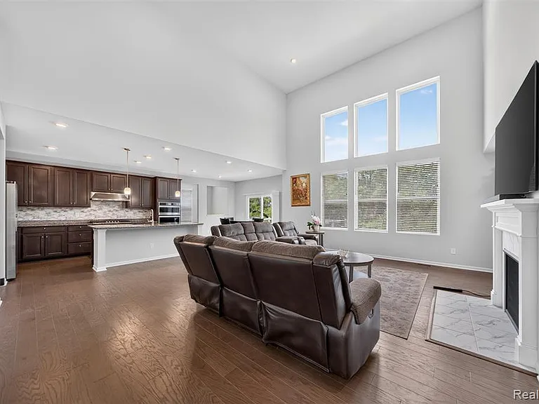 4160 Walcott Dr — Photo 5
