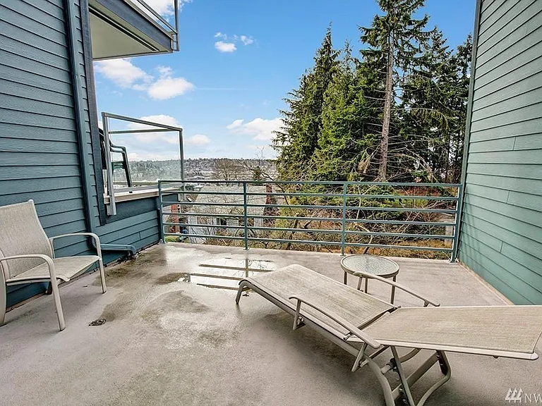 4425 Greenwood Ave N #105 — Photo 4