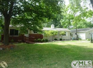 21623 Whittington St, Farmington Hills, MI 48336