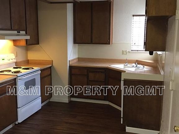 8238 Lockborne  Kitchen