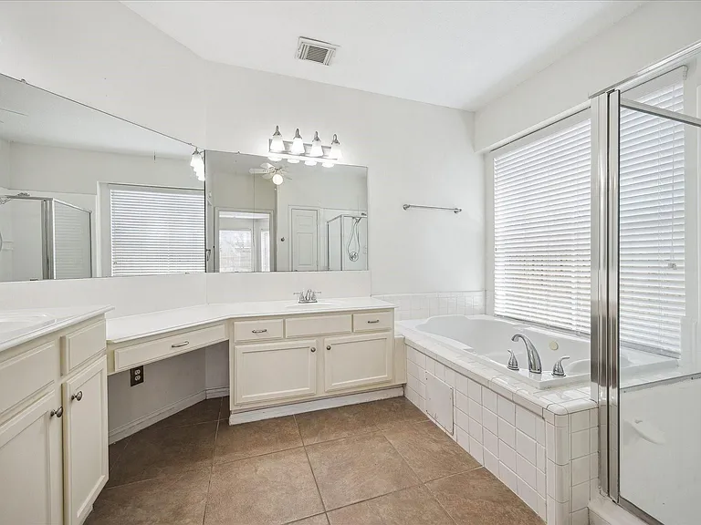12831 Dove Point Ln — Photo 37