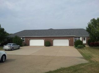 12 Richard Hallett Rd UNIT B, La Salle, IL 61301