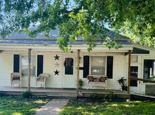 1412 Nebraska St, Mound City, MO 64470