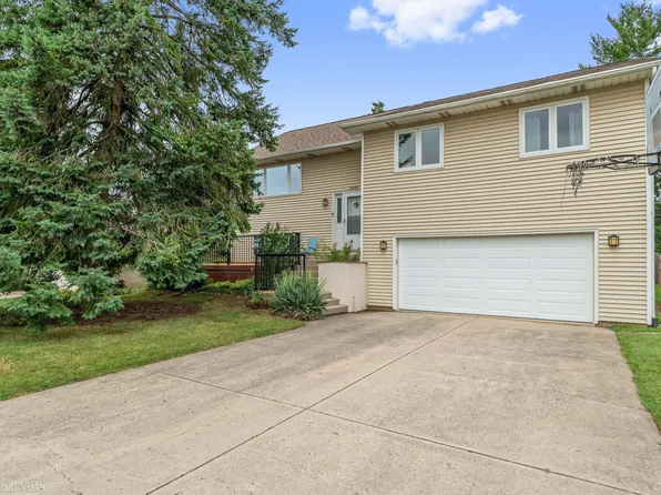 20698 N Eugene Ave, Prairie View, IL 60069