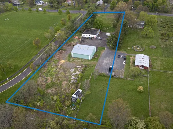 3146 Bristol Rd, Chalfont, PA 18914