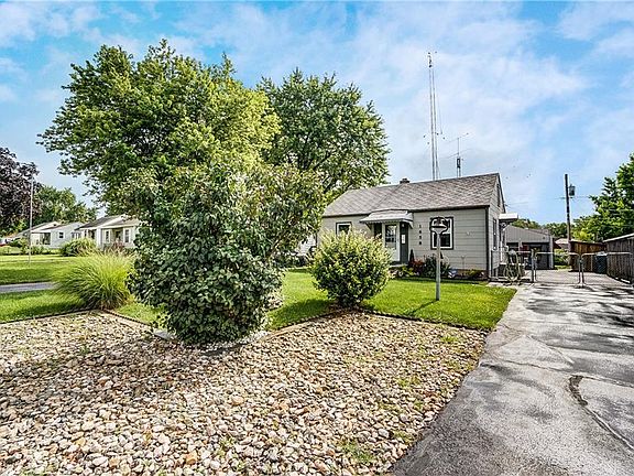 5th image of 1658 Pell Dr