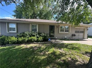 100 Woodland Rd, Lansing, KS 66043