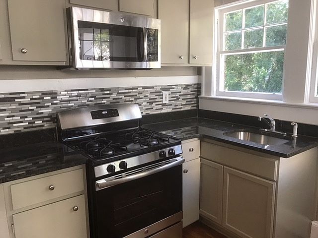 2nd image of 564 Mellview Ave SW