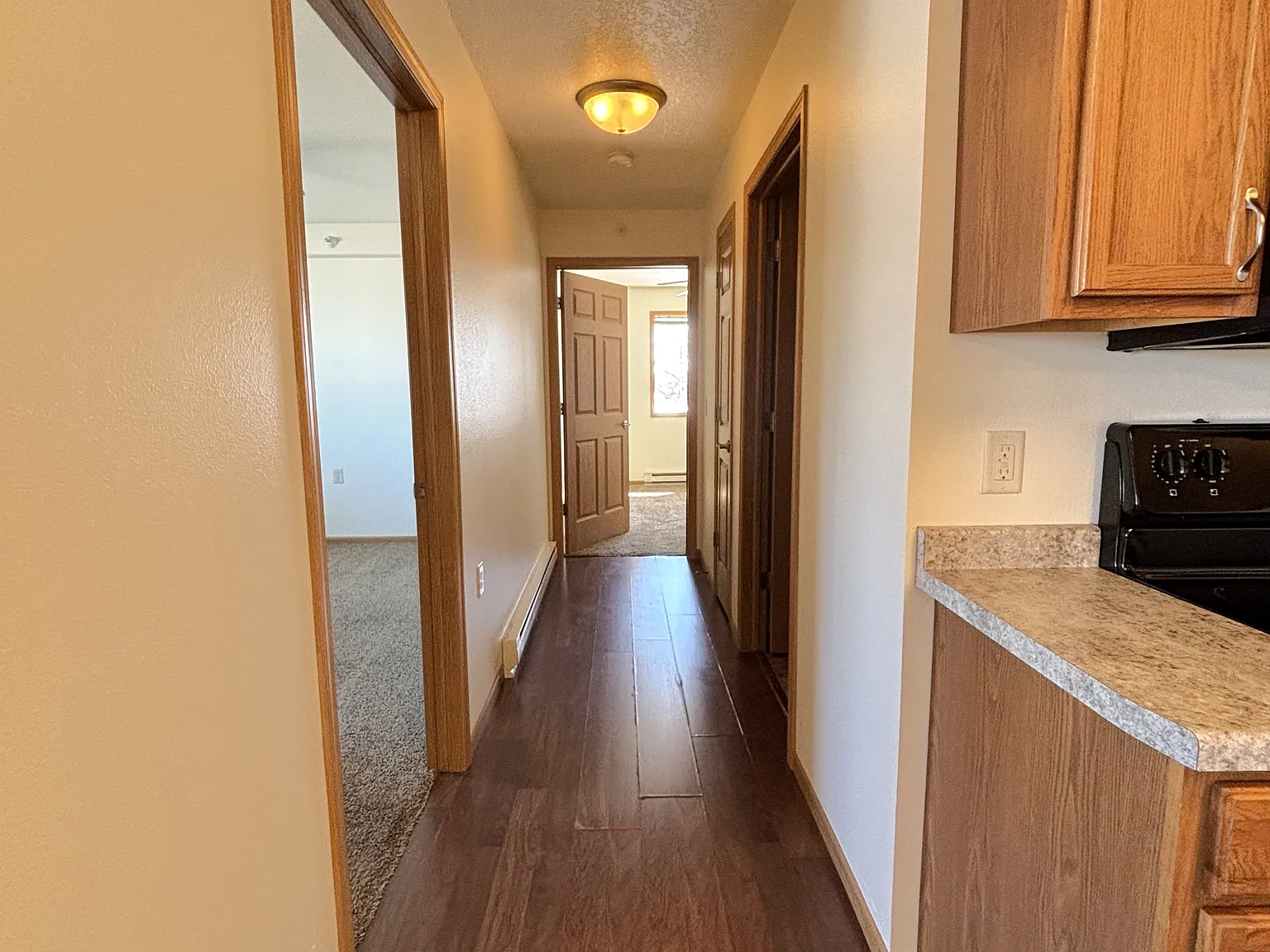 2 bed, 800 sqft, $1,025 — Photo 4