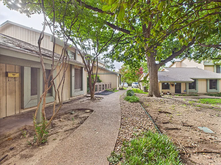 9520 Quail Village Ln — Photo 59