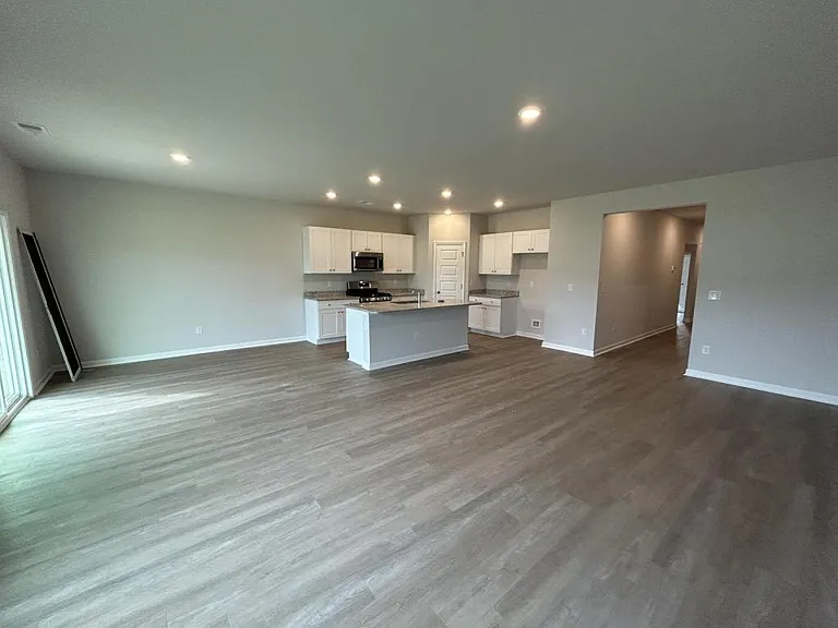 8048 Forest Edge Dr — Photo 16