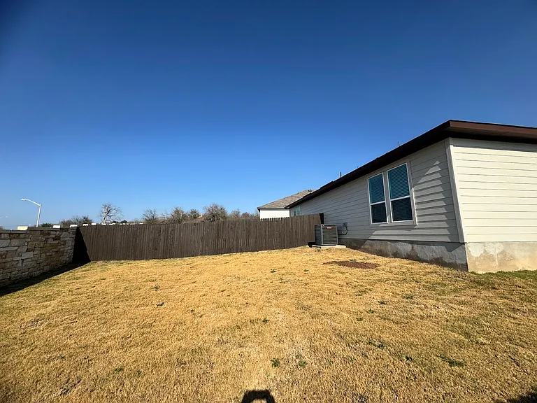 830 Staglin St #B — Photo 28