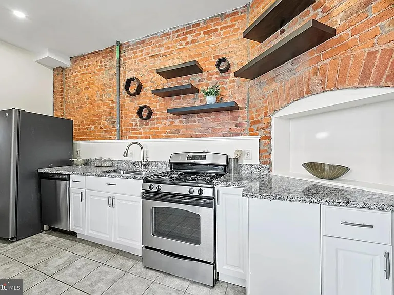 1306 Euclid St NW #2 — Photo 9