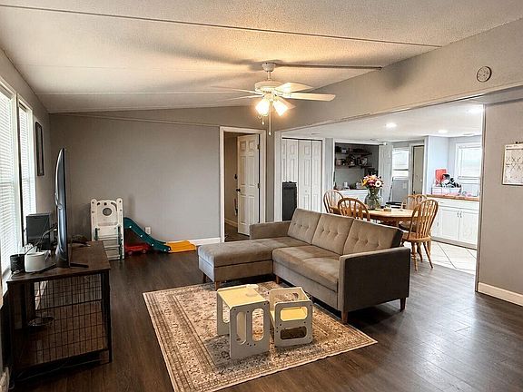 4th image of 2303 NW 14th Avenue #534