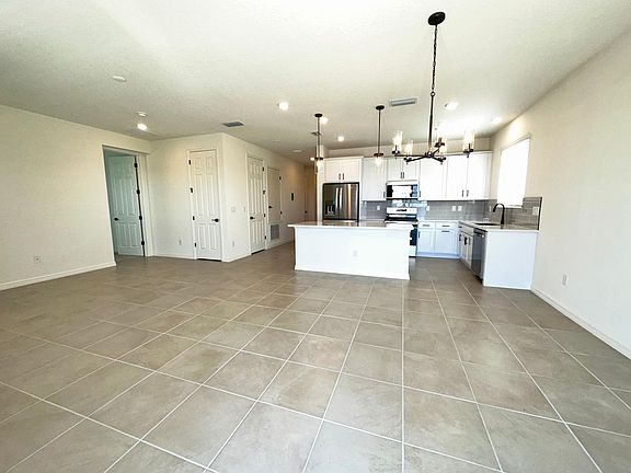 5th image of 7426 35th Ln E