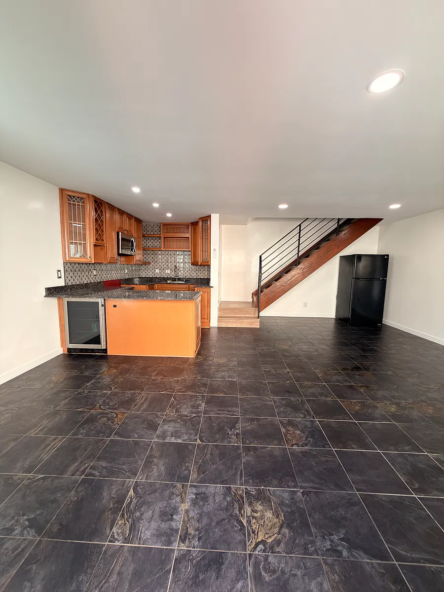Building Photo - 6698 Omega Dr