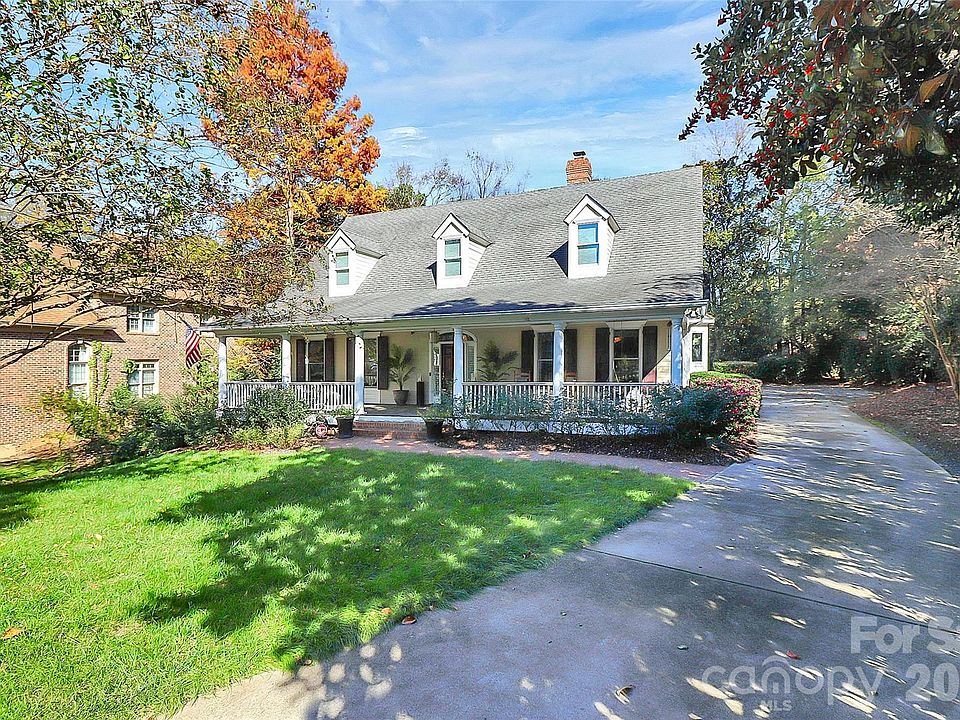 1st image of 304 S Canterbury Rd