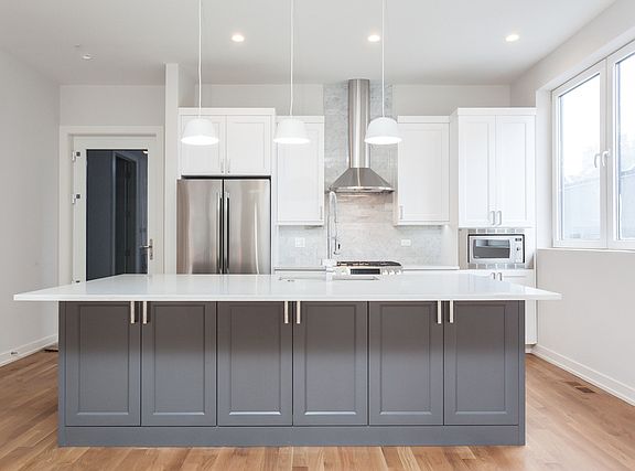 3rd image of 2201 W Medill Ave APT 1E