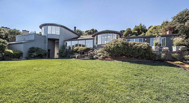 1st image of 4925 Paradise Dr