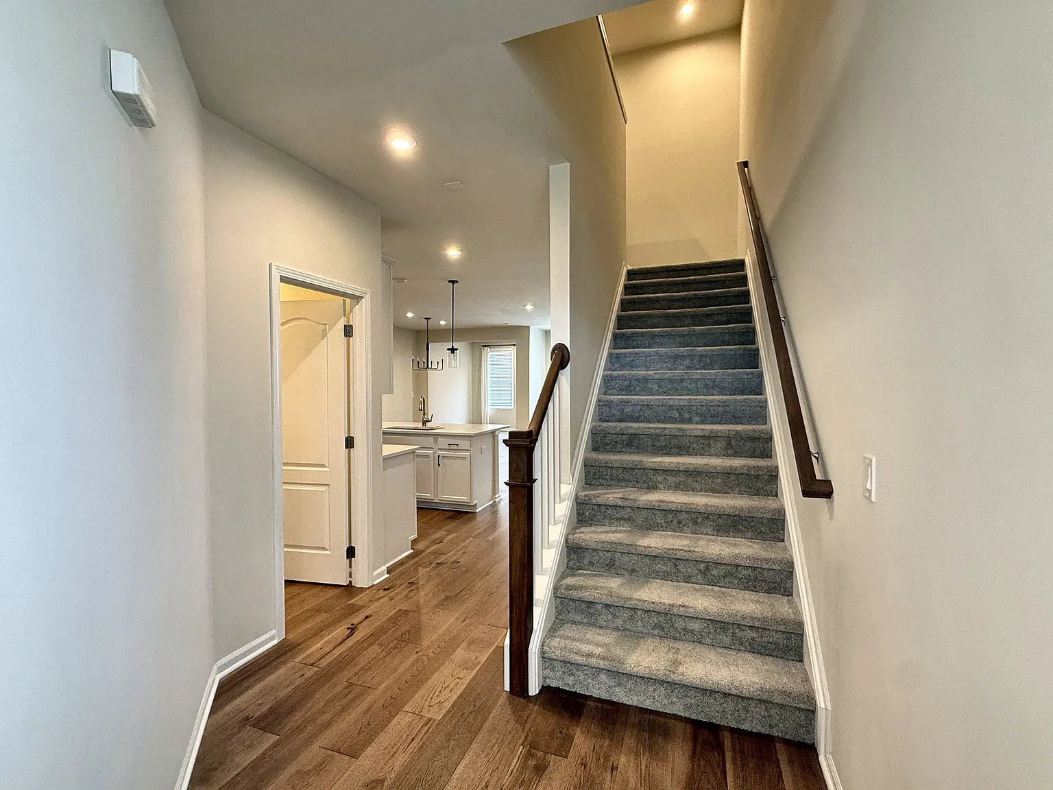 2820 Fairgrove Crescent - 1 — Photo 2