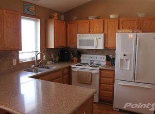 210 Adam Cir, Carver, MN 55315