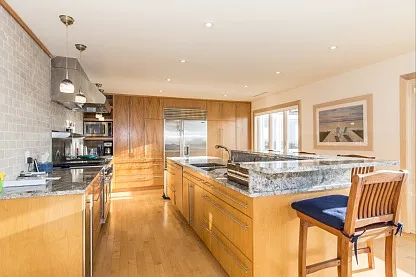 Stunning Montauk Property with Water Views — Photo 4