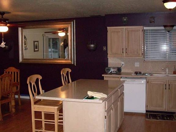 3rd image of 3751 S Calvin Dr