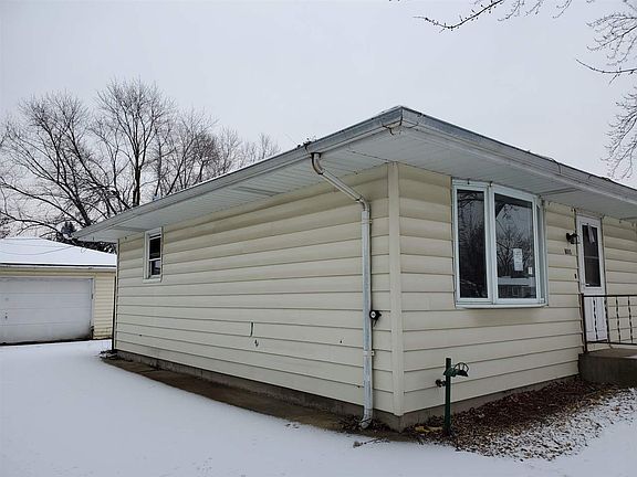 3rd image of 8015 Scott Ln