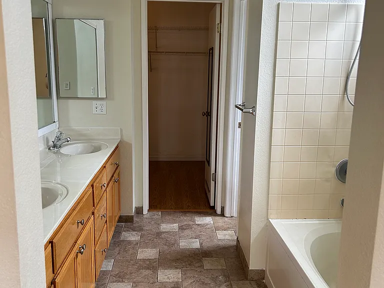 Haney Ln — Photo 17