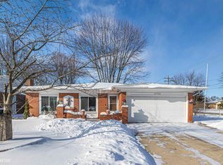 37755 Hacker Dr, Sterling Heights, MI 48310